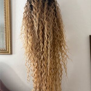 Long Curly lace front Blonde Women'Wig 22 inches Natural Wave